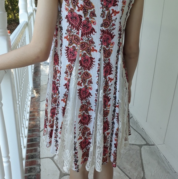 Buckle store /Multi-Color w-lace sleeveless dress - Picture 2 of 4